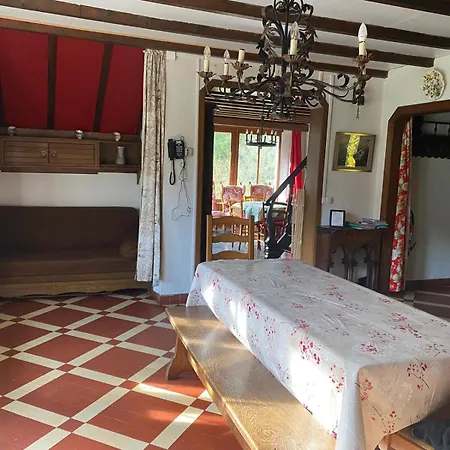 Prázdninový dům Propriete Bordee D'etangs, Propice A La Detente Florenville