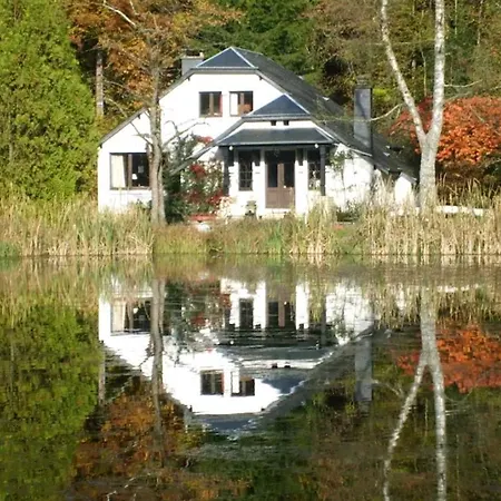 Propriete Bordee D'etangs, Propice A La Detente